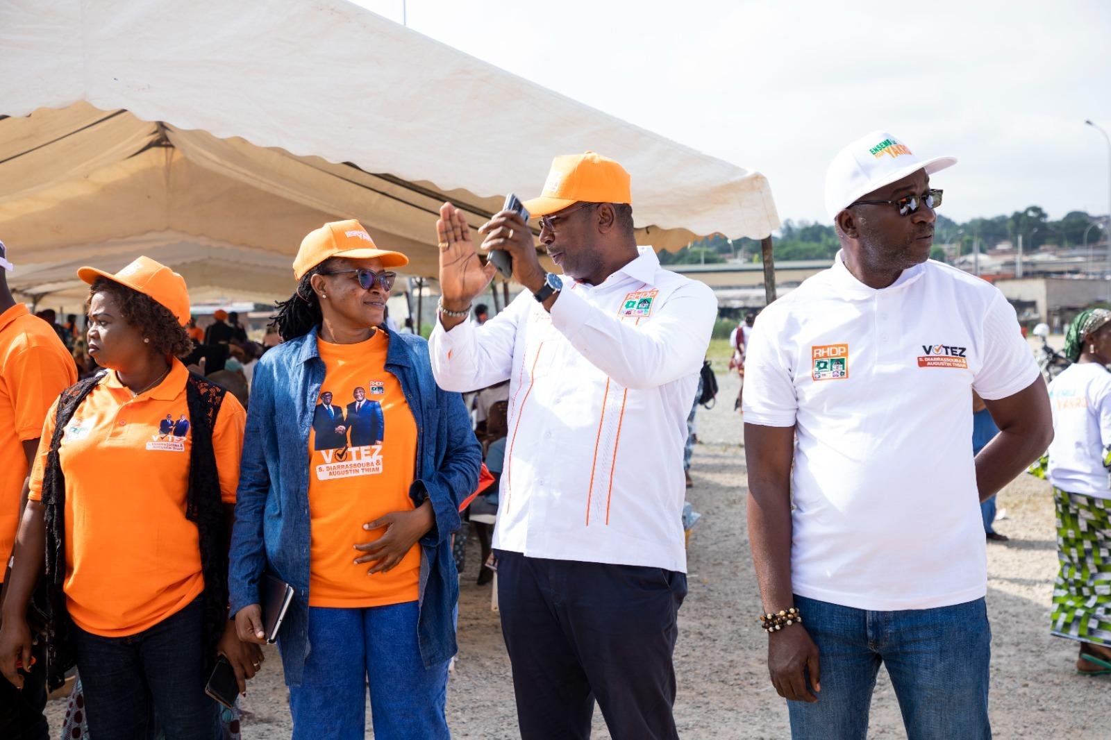 👉 Les femmes du Vivrier et le monde agricole avec le RHDP-Yakro !