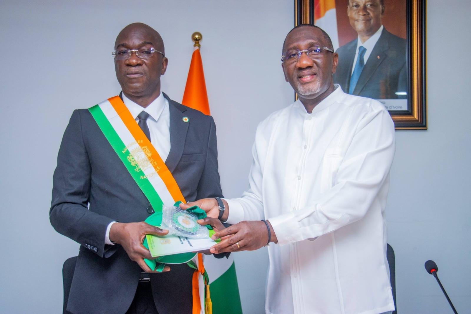 Remise des attributs de Député à mon suppléant, Ouattara Yaya